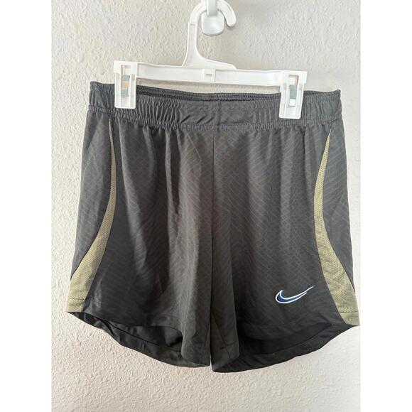 Nike Dri Fit loose fit green shorts size S - Picture 1 of 3